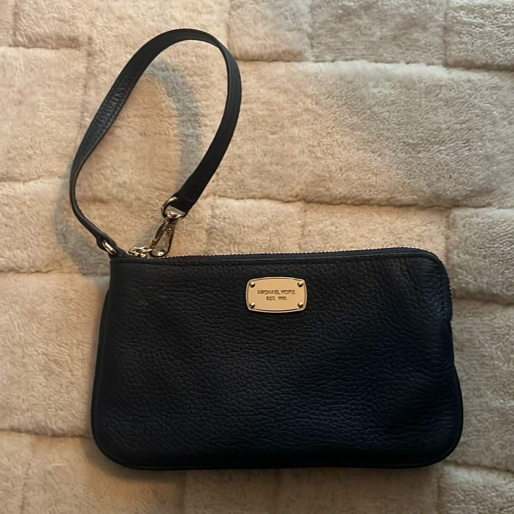 Women’s wristlet